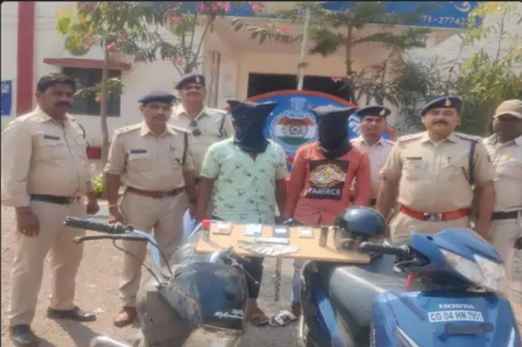 आंखों में मिर्ची स्प्रे डालकर लोगों को लूटने वाले दो गिरफ्तार