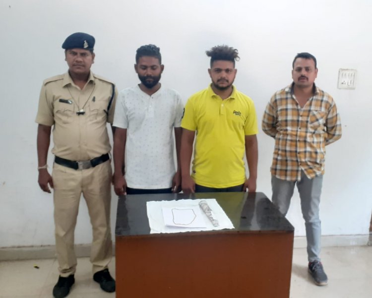 लूट के दो आरोपियों को थाना छावनी पुलिस ने किया गिरफ्तार