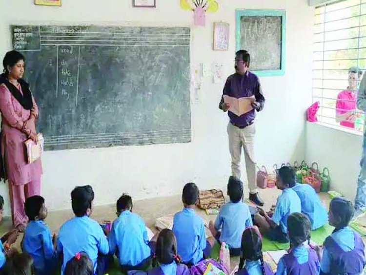 स्कूल में मध्यान्ह भोजन बंद होने और शौचालय नहीं बनने पर खैरागढ़ विकासखंड शिक्षा अधिकारी निलंबित
