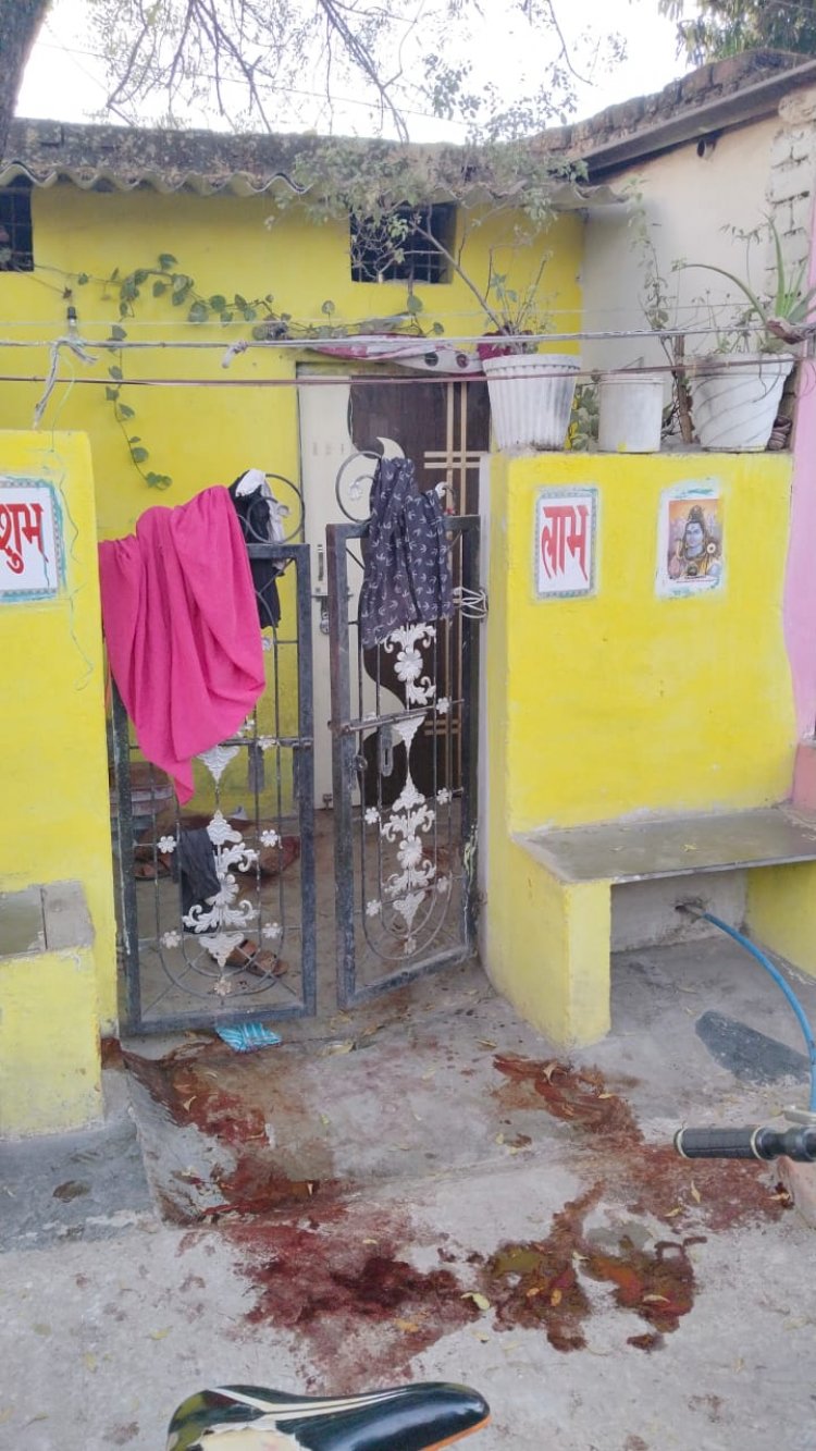 Final Update:   पति ने पत्नी और बेटियों पर तलवार से किया जानलेवा हमला