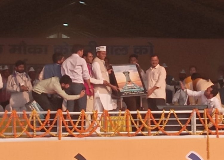 रायपुर पहुंचे केजरीवाल-मान, रैली को करेंगे संबोधित