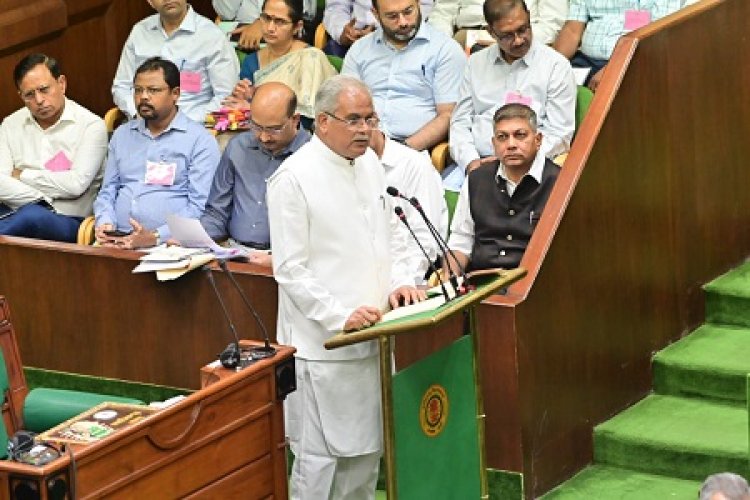 सीएम बघेल का ऐलान-बेरोजगारी भत्ता 2500 रुपये, बढ़ाया आंगनबाड़ी कार्रकर्ताओं का भत्ता...