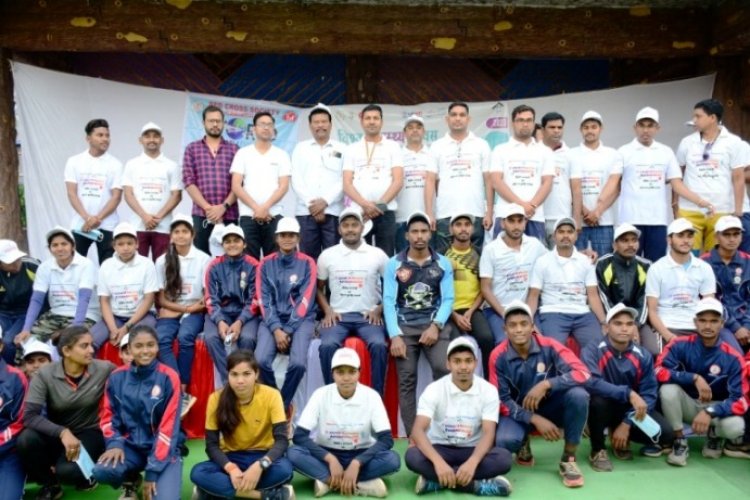 अंतर्राष्ट्रीय स्वास्थ्य दिवस : 3 किमी की मैराथन के बाद किया योगाभ्यास
