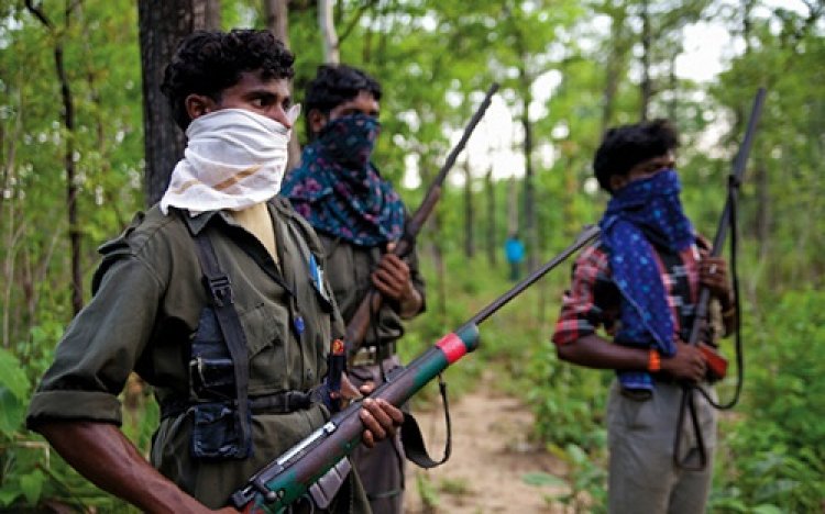 दो हार्डकोर सहित तीन नक्सली गिरफ्तार