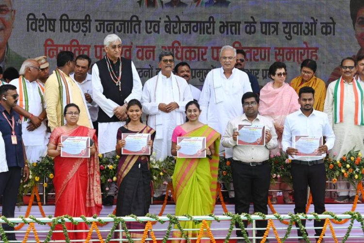 सरगुजा में खुले 5 नए आत्मानंद स्कूल, सीएम बघेल ने शिक्षकों को सौंपे नियुक्ति पत्र