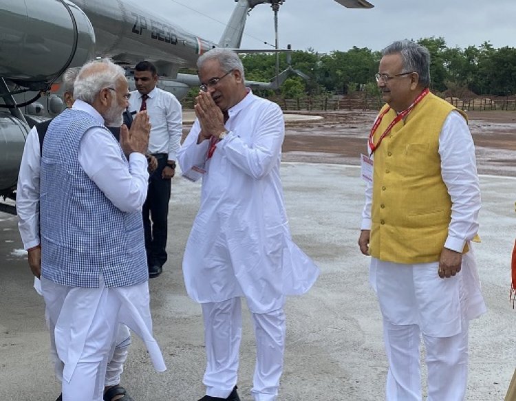 पीएम मोदी पहुंचे रायपुर, सभा स्थल रवाना, 7600 करोड़ की देंगे सौगात