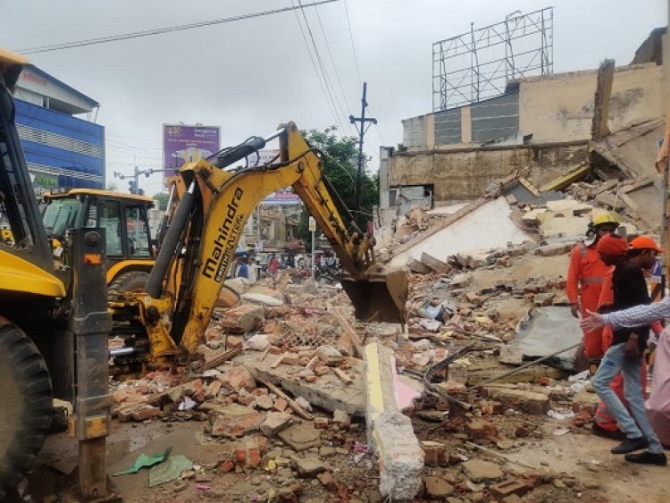 बिलासपुर निगम ने तीसरी मंजिल को बताया अवैध