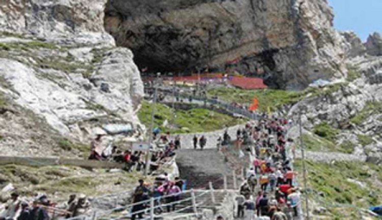 अमरनाथ यात्रा के लिए हेलिकॉप्टर सेवा बहाल, पदयात्रा स्थगित