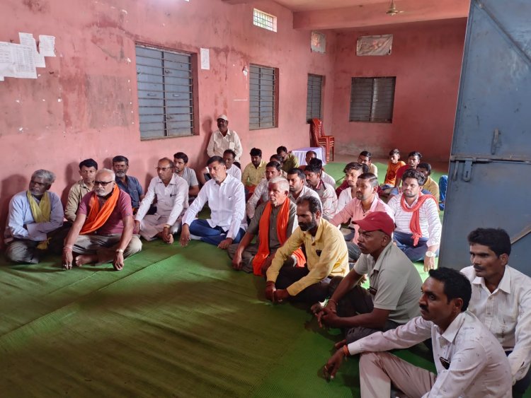 भाजपा आरंग मंडल के कार्यकर्ताओं और पदाधिकारियों ने सुनी प्रधानमंत्री की 'मन की बात'