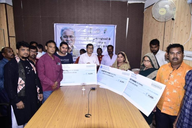 मुख्यमंत्री ने लौटाई चिटफंड के पीड़ित निवेशकों की राशि