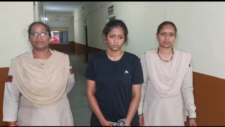 डा खुशबू की डिग्री से वर्षा कर रही थी चिकित्सक की नौकरी
