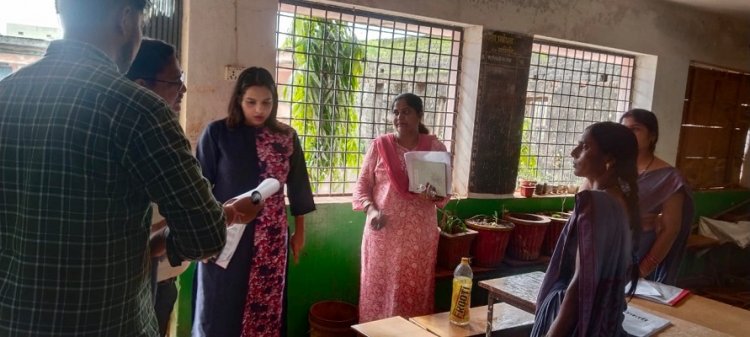 एसडीएम ने मतदान केंद्रों का किया औचक निरीक्षण