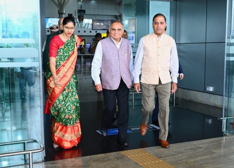 निर्वाचन आयोग के अधिकारीगण रायपुर पहुंचे