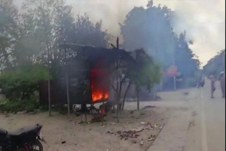 यूपी के कौशांबी में तीन लोगों की हत्या से सनसनी, गुस्साए लोगों ने की आगजनी