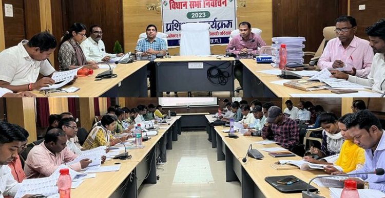 मतदता सूची की प्रति तैयार करने के लिए राजस्व निरीक्षक, पटवारियों को दिया प्रशिक्षण