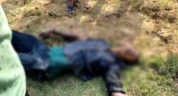 झाड़ियों के पीछे मिली अज्ञात शव,जांच में जुटी पुलिस