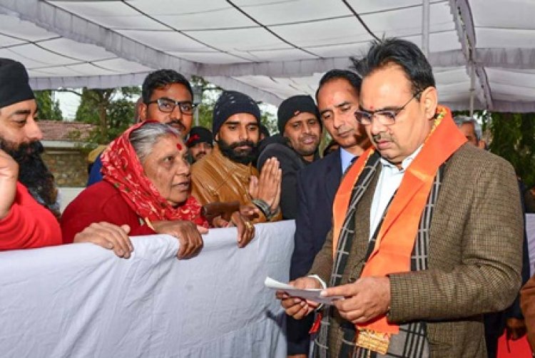 मुख्यमंत्री ने की जनसुनवाई, समस्याओं के त्वरित समाधान के दिए निर्देश