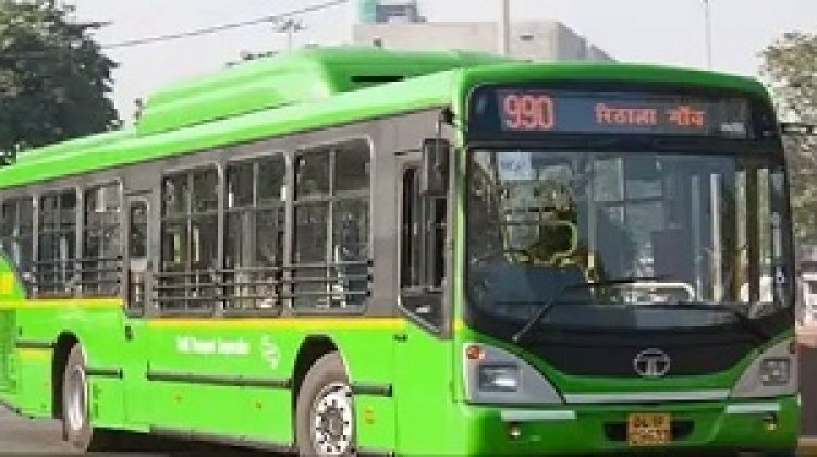 रफ्तार का कहर, डीटीसी की 4 बसें टकराईं, 3 घायल