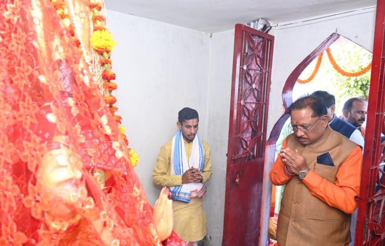 मुख्यमंत्री ने जूनी माता मंदिर में पूजा अर्चना की