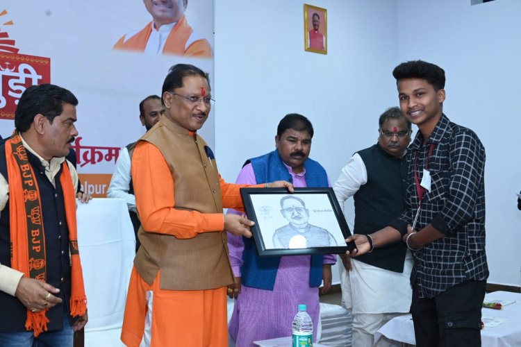 मुख्यमंत्री की आत्मीयता ने मोह लिया युवाओं का मन