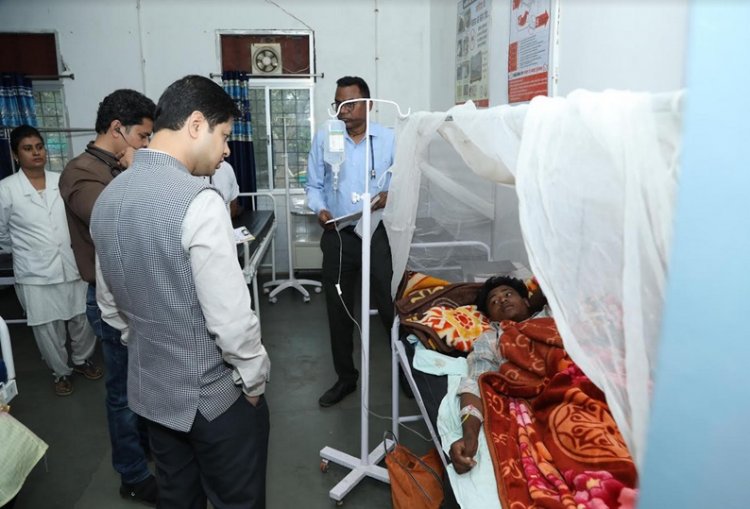 कलेक्टर ने किया नरहरपुर सीएचसी का औचक निरीक्षण
