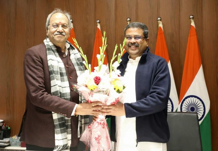 केंद्रीय शिक्षा मंत्री से मिले बृजमोहन, राज्य के सभी जिलों में नवोदय-केंद्रीय विद्यालय की मांग