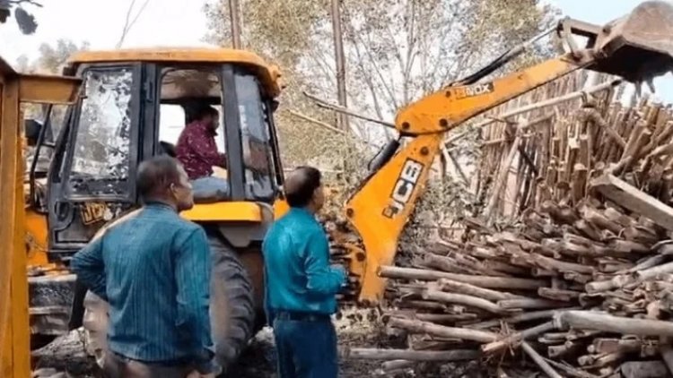 बिलासपुर में चला बुलडोजर : पंकज हत्याकांड के आरोपियों का अवैध निर्माण जमींदोज...
