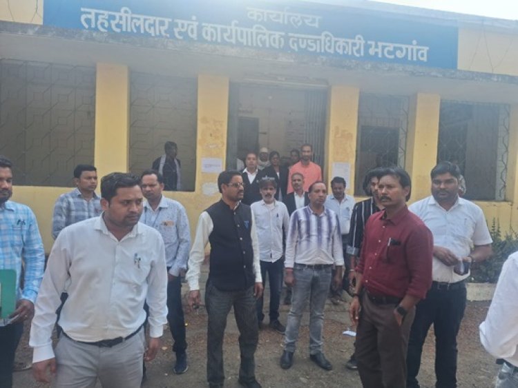 कलेक्टर ने किया सरकारी कार्यों का अवलोकन