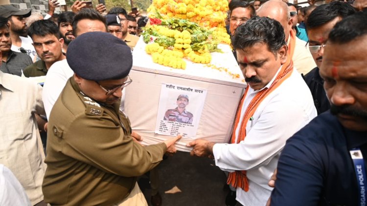 दुख की घड़ी में सरकार शहीद जवान के परिजन के साथ है : विजय शर्मा