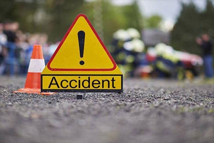 सड़क हादसे में बाइक सवार घायल