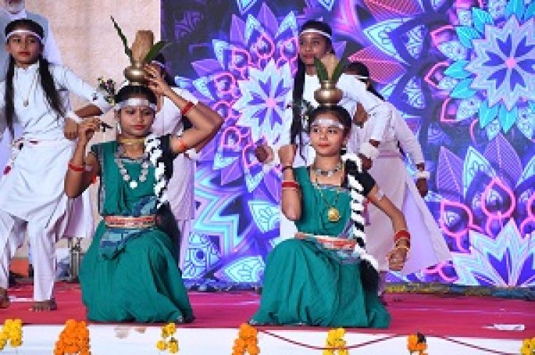 राजिम कुंभ कल्प के मंच पर स्थानीय कलाकारों ने छत्तीसगढ़ी लोककला की प्रस्तुति देकर बढ़ाया मान