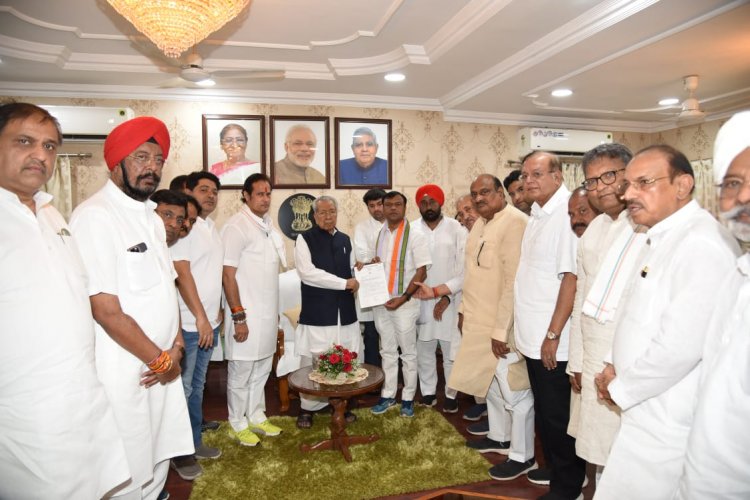 कोयलीबेड़ा नक्सल मुठभेड़ की न्यायिक जांच के लिये कांग्रेस ने राज्यपाल को सौंपा ज्ञापन