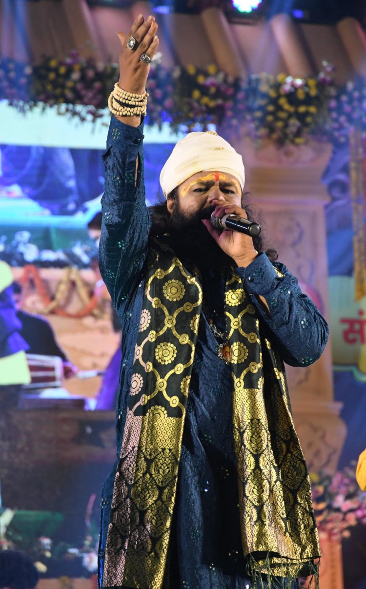 विवेक शर्मा के छत्तीसगढ़ी गीतों में जमकर झूमे दर्शक