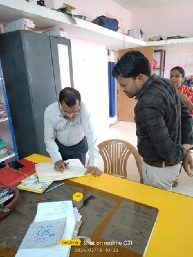 कार्यालयीन समय में अनुपस्थित कर्मचारियों को मिला शो काज नोटिस