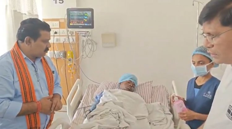 आईईडी ब्लास्ट में घायल युवक से मिलने पहुंचे गृहमंत्री विजय शर्मा