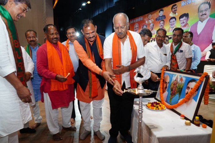 जीवन रक्षक चिकित्सकों को धरती का भगवान मानते है लोग : बृजमोहन