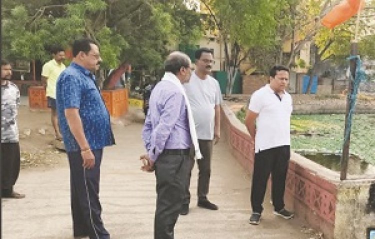 आयुक्त पंहुचे पोलसाय तालाब के निरीक्षण करने, प्रतिदिन सफाई करने दिए निर्देश