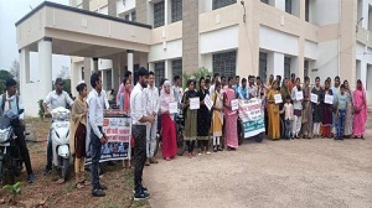 छात्रों ने बाइक रैली निकालकर मतदान के लिए किया जागरूक