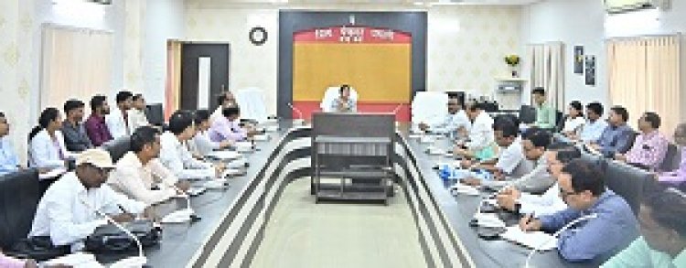 परीक्षा परिणाम से उत्पन्न तनाव एवं डिप्रेशन को दूर करने के संबंध में जिला पंचायत सीईओ ने ली बैठक