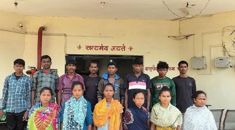 41 लाख के इनामी 14 नक्सली गिरफ्तार, विस्फोटक व अन्य सामान बरामद