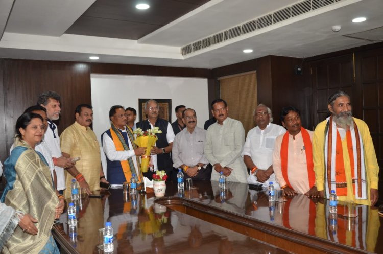 मुख्यमंत्री ने नव निर्वाचित लोक सभा सदस्यों को कराई रात्रिभोज