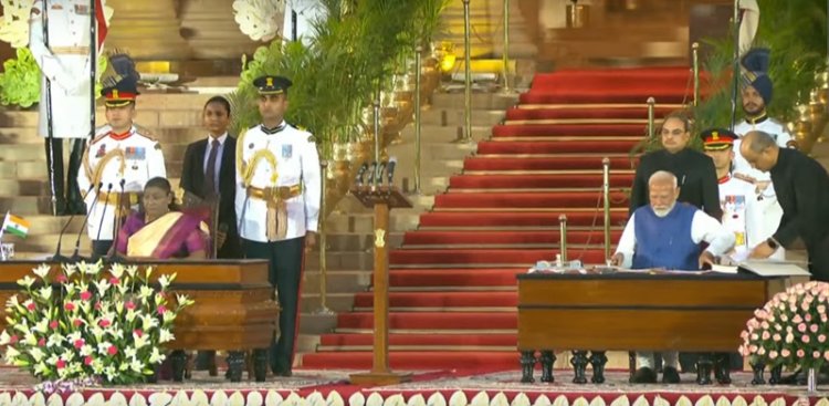 नरेंद्र मोदी ने तीसरी बार ली प्रधानमंत्री पद की शपथ