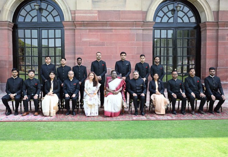 उन्नत प्रौद्योगिकी की मदद से रसद प्रबंधन को कुशल बनाएं अधिकारी : मुर्मु