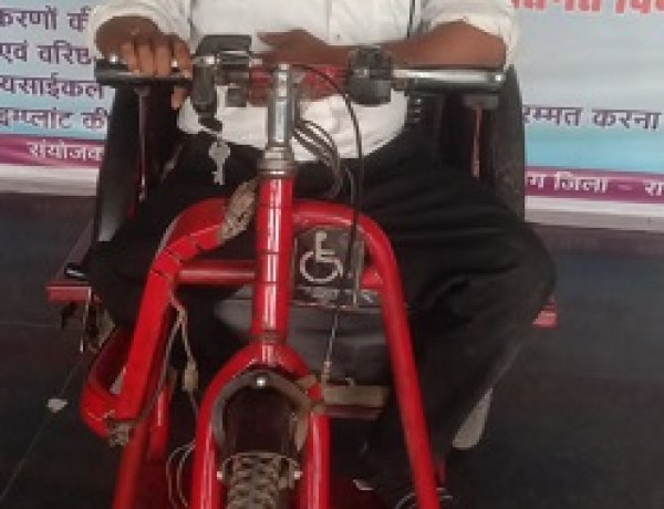 संबल केंद्र: दिव्यांग रमेश की जिंदगी में लौटी रफ्तार