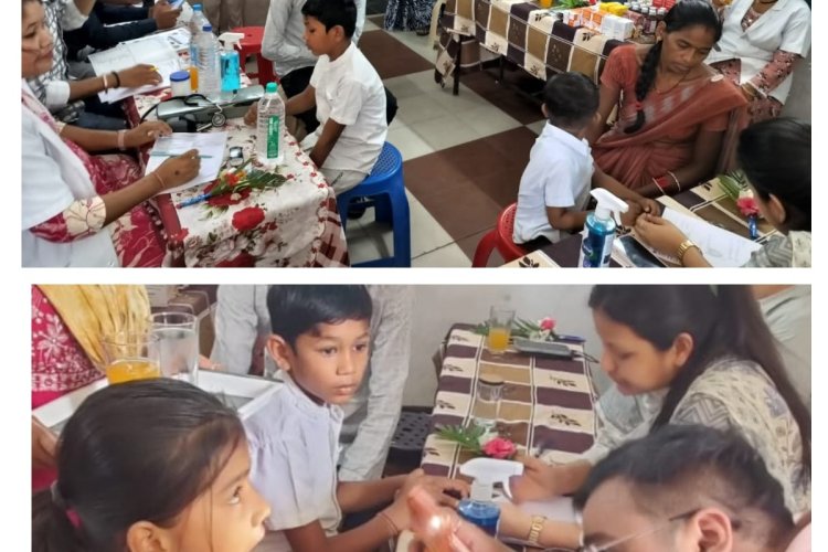 गांधी इंग्लिश मीडियम स्कूल आरंग में फ्री हेल्थ एवं डेंटल चेकअप शिविर का आयोजन