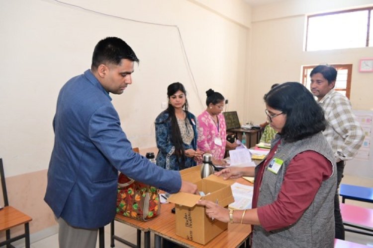 कलेक्टर ने नीट-2026 परीक्षा केंद्र का औचक निरीक्षण कर व्यवस्थाओं का लिया जायजा