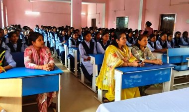 बेटी बचाओ-बेटी पढ़ाओ योजना : मिशन शक्ति के तहत विद्यार्थियों को हेल्पलाइन