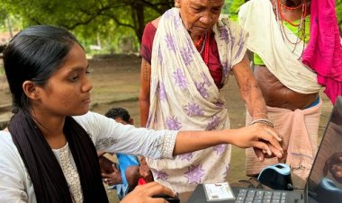 कोर्रा में घर-घर पहुँची स्वास्थ्य विभाग की टीम योजनाएँ