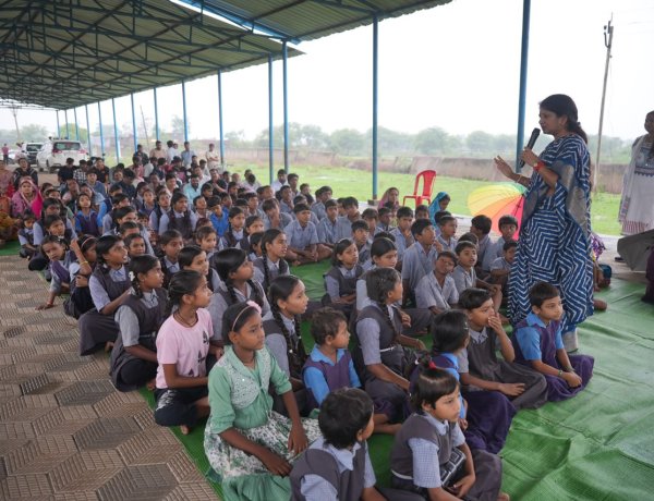 सोशल मीडिया में लगी गुहार और गांव पहुंच गई बाल चौपाल