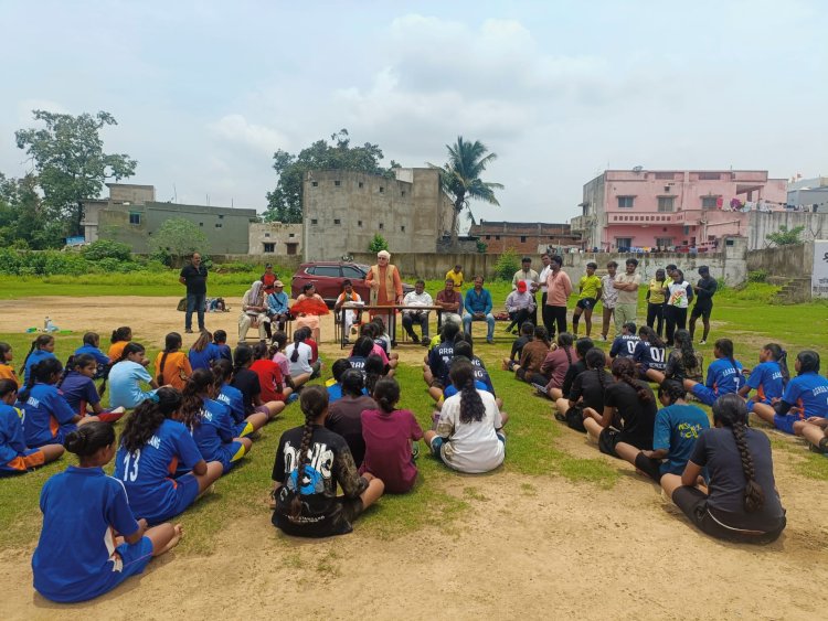 आरंग में जिला स्तरीय शालेय बालिका रग्बी प्रतियोगिता, चार विकासखंडों की खिलाड़ियों ने दिखाया खेल कौशल